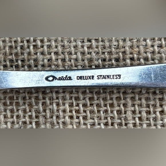 Vintage Oneida Deluxe Polonaise Rose Serving Fork Flatware Cottage Grandma Core - Picture 4 of 4